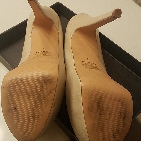 Shoes - Picture 5 of 6